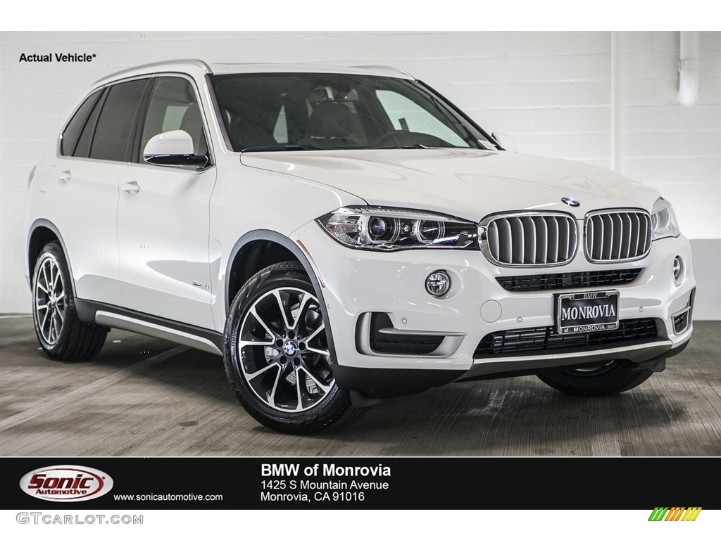 2017 X5 xDrive35i - Alpine White / Black photo #1