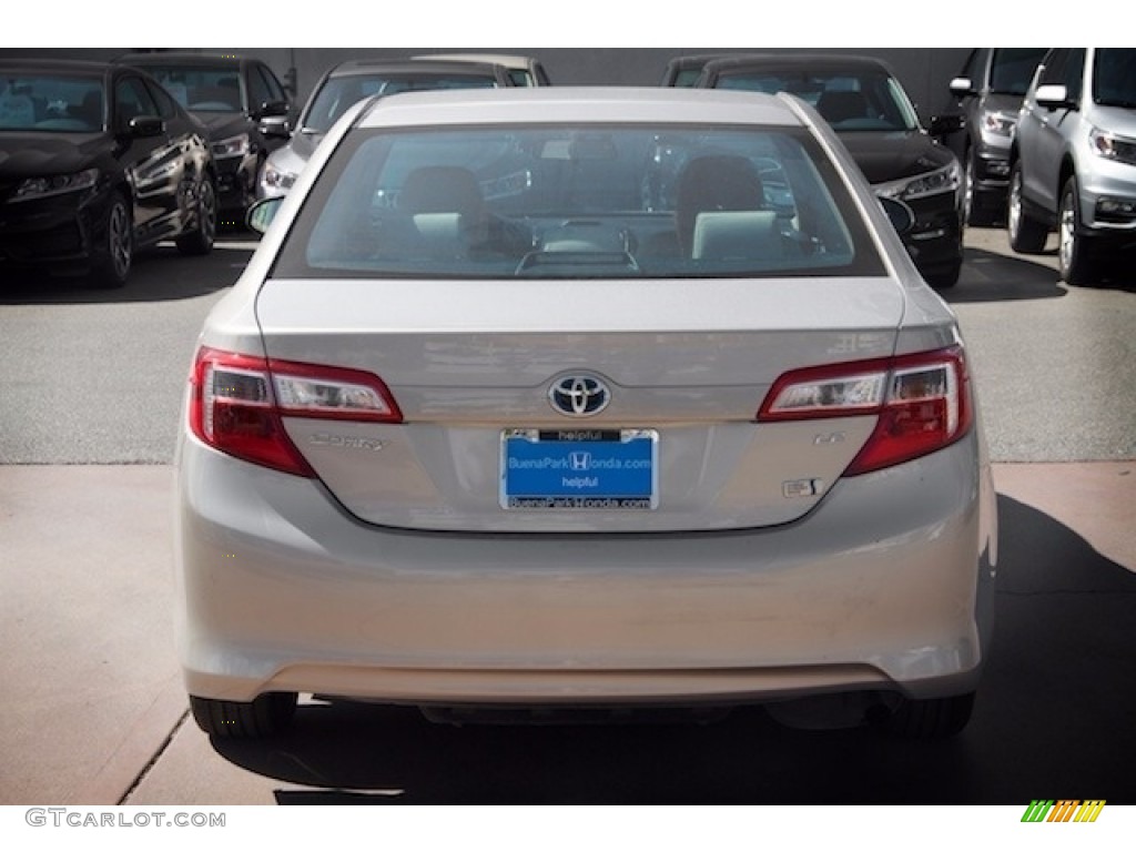 2013 Camry Hybrid LE - Champagne Mica / Light Gray photo #10
