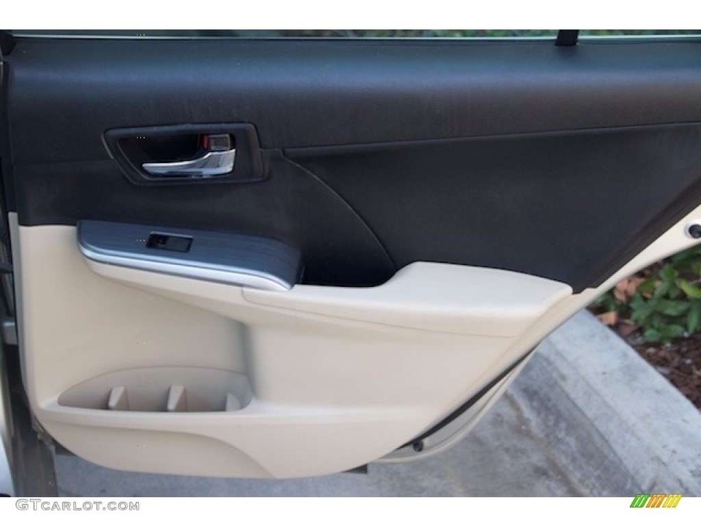 2013 Camry Hybrid LE - Champagne Mica / Light Gray photo #24