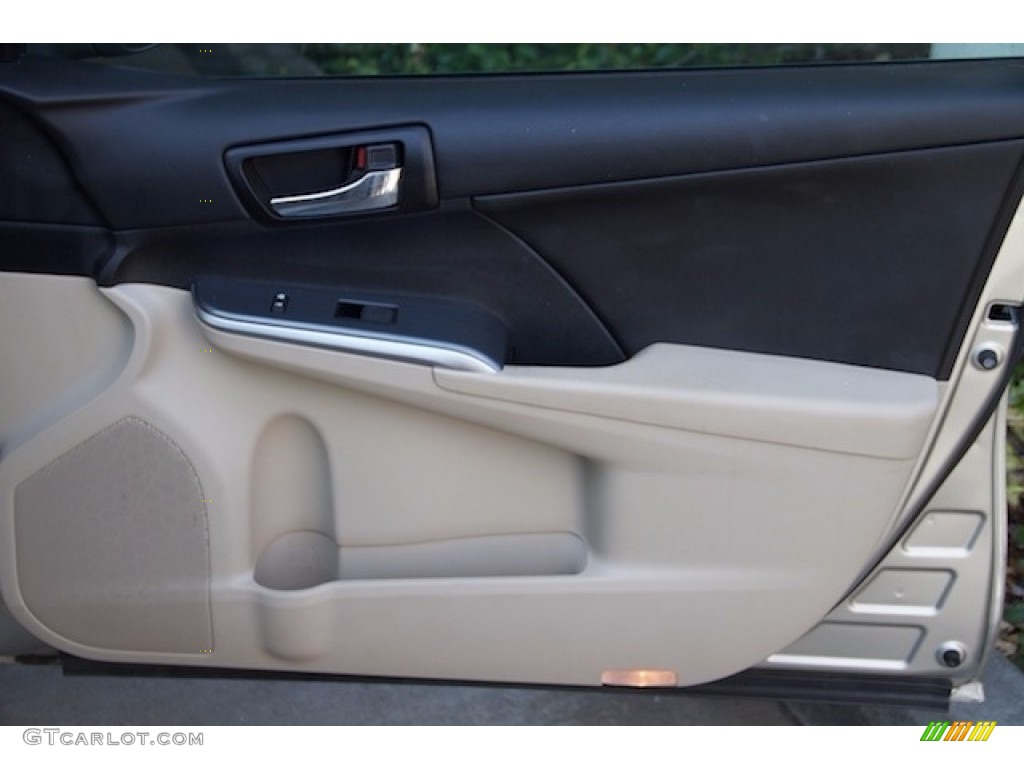 2013 Camry Hybrid LE - Champagne Mica / Light Gray photo #25
