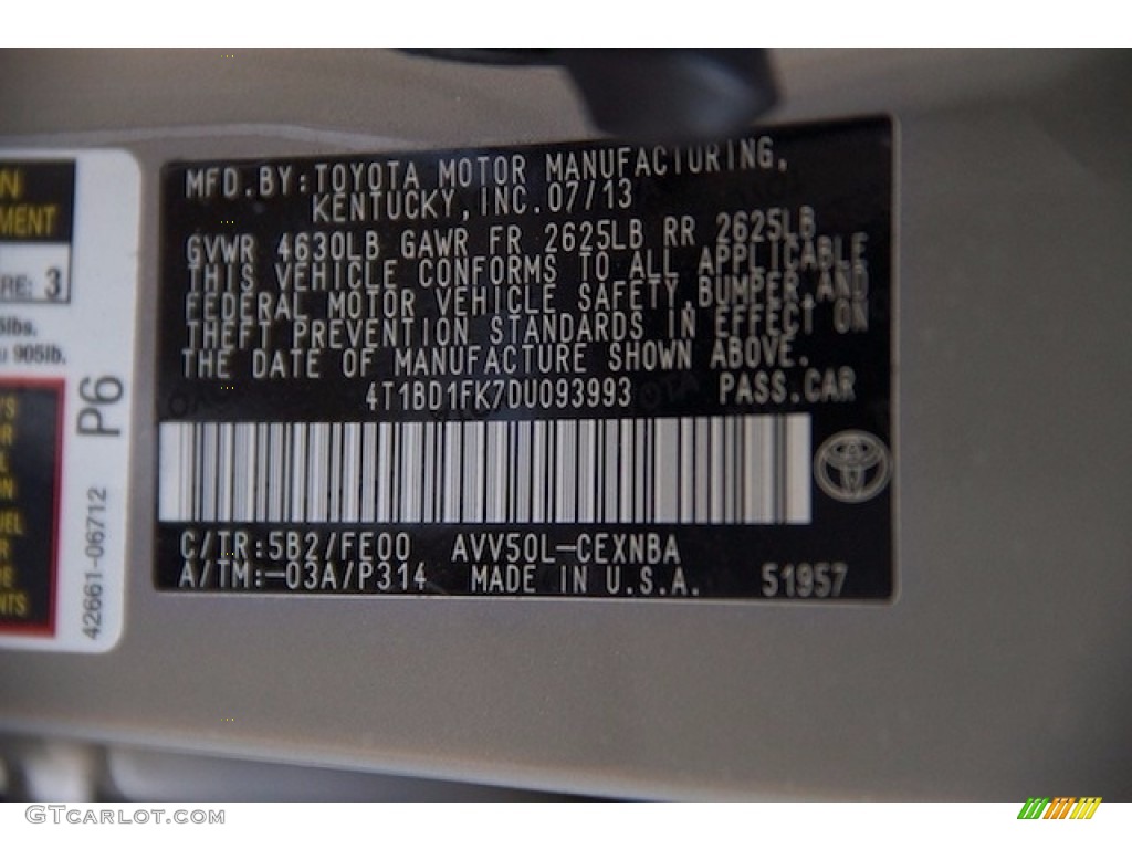 2013 Camry Hybrid LE - Champagne Mica / Light Gray photo #31