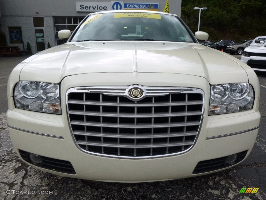 2005 300 Touring - Cool Vanilla / Dark Slate Gray/Light Graystone photo #8