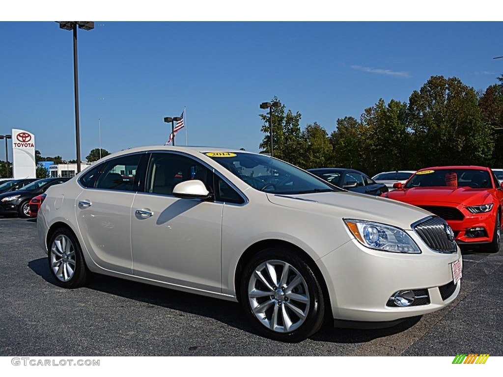 2014 Verano Convenience - White Diamond Tricoat / Cashmere photo #1