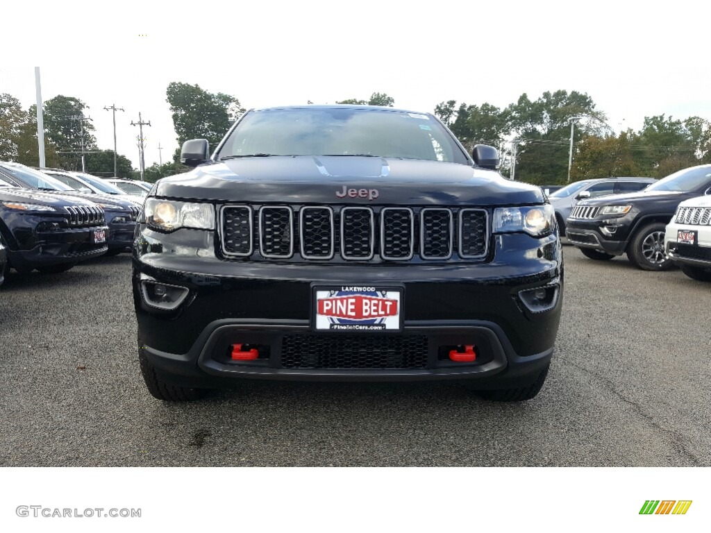 2017 Grand Cherokee Trailhawk 4x4 - Diamond Black Crystal Pearl / Black photo #2