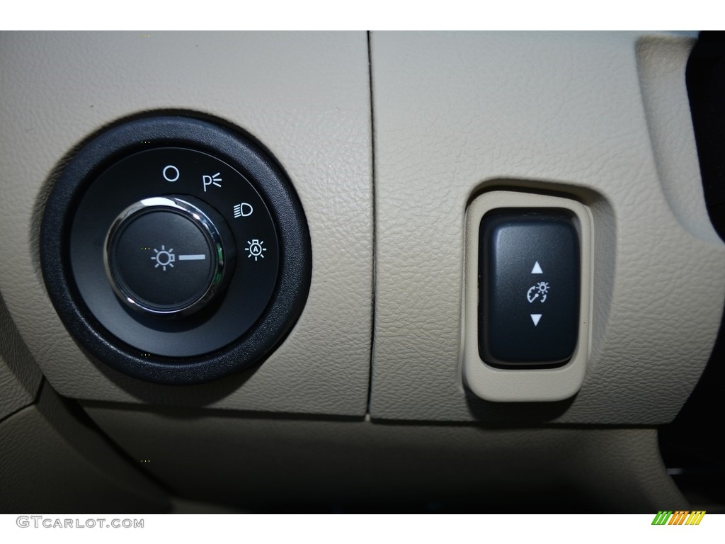 2015 Taurus SEL - Ruby Red Metallic / Dune photo #26