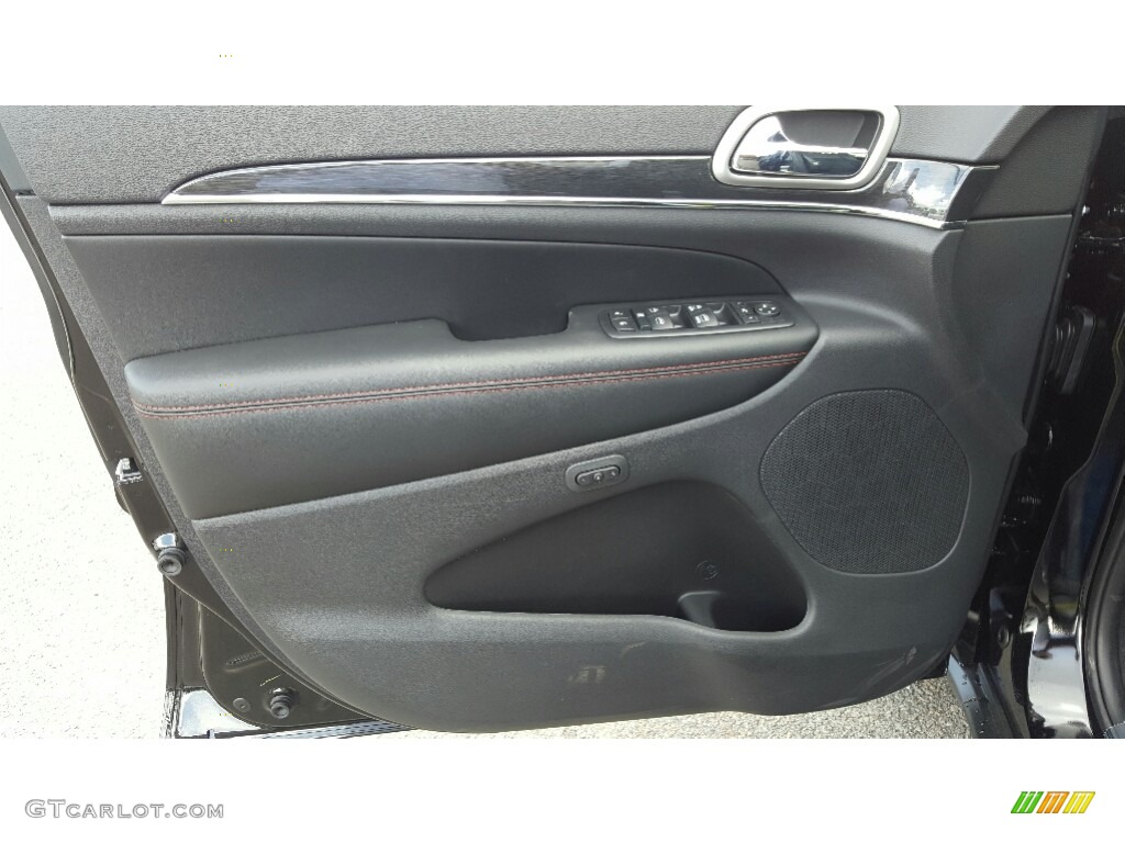 2017 Grand Cherokee Trailhawk 4x4 - Diamond Black Crystal Pearl / Black photo #6