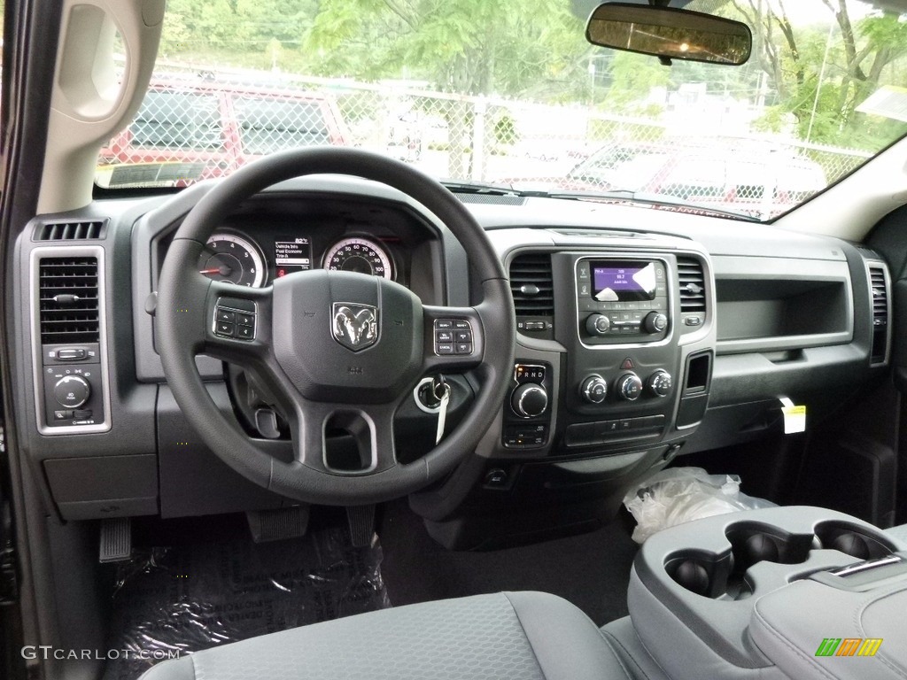 Black/Diesel Gray Interior 2017 Ram 1500 Express Quad Cab 4x4 Photo #116122759