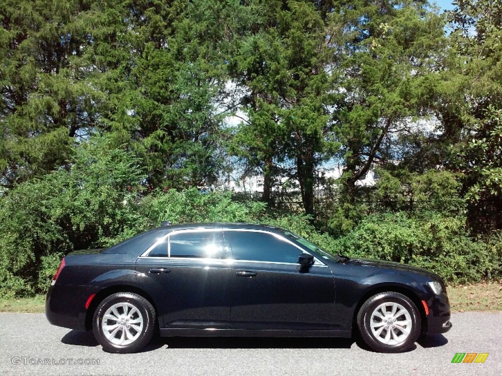 2015 300 Limited - Phantom Black Tri-Coat Pearl / Black/Linen photo #5