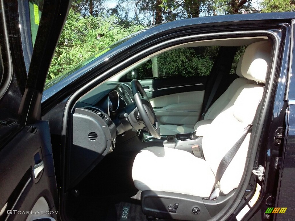 2015 300 Limited - Phantom Black Tri-Coat Pearl / Black/Linen photo #9