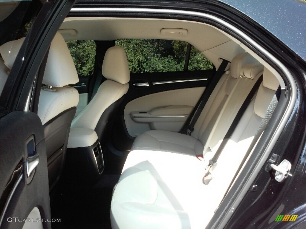 2015 300 Limited - Phantom Black Tri-Coat Pearl / Black/Linen photo #10