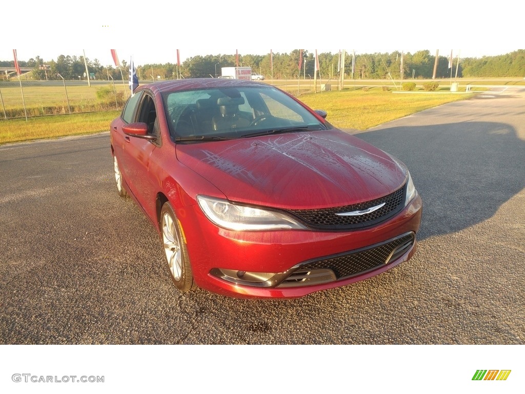 2015 200 S - Velvet Red Pearl / Black photo #1