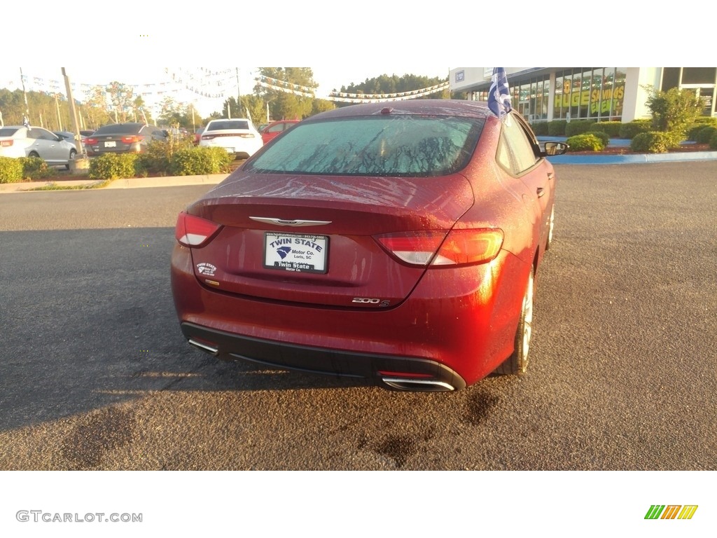 2015 200 S - Velvet Red Pearl / Black photo #3