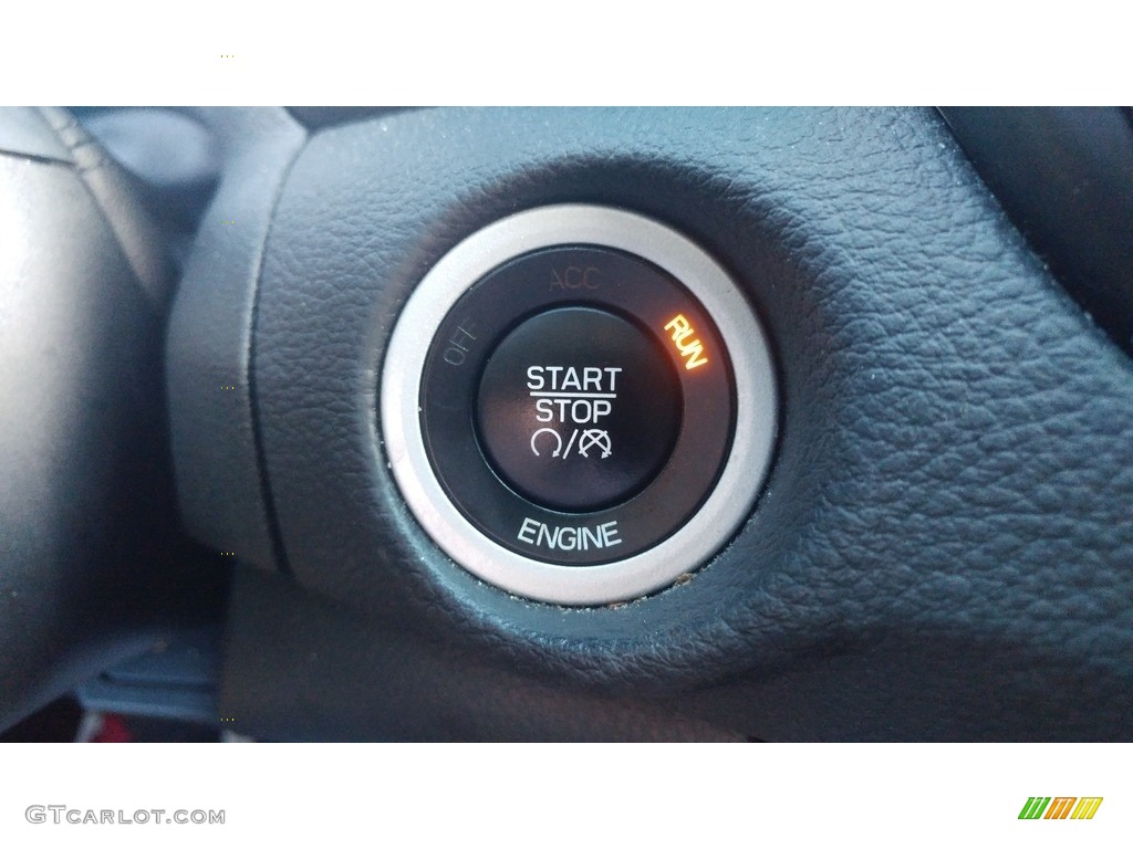 2015 200 S - Velvet Red Pearl / Black photo #38