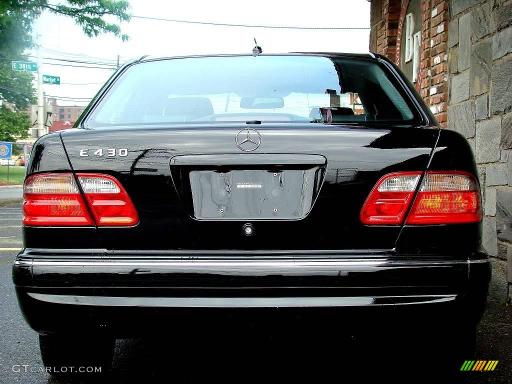 2002 E 430 Sedan - Black / Charcoal photo #33