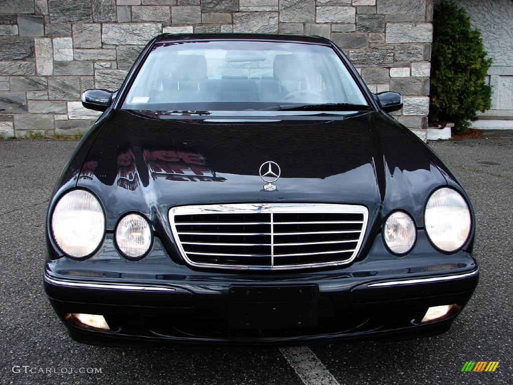 Black Opal Metallic Mercedes-Benz E
