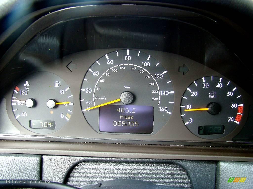 2002 E 430 Sedan - Black / Charcoal photo #47