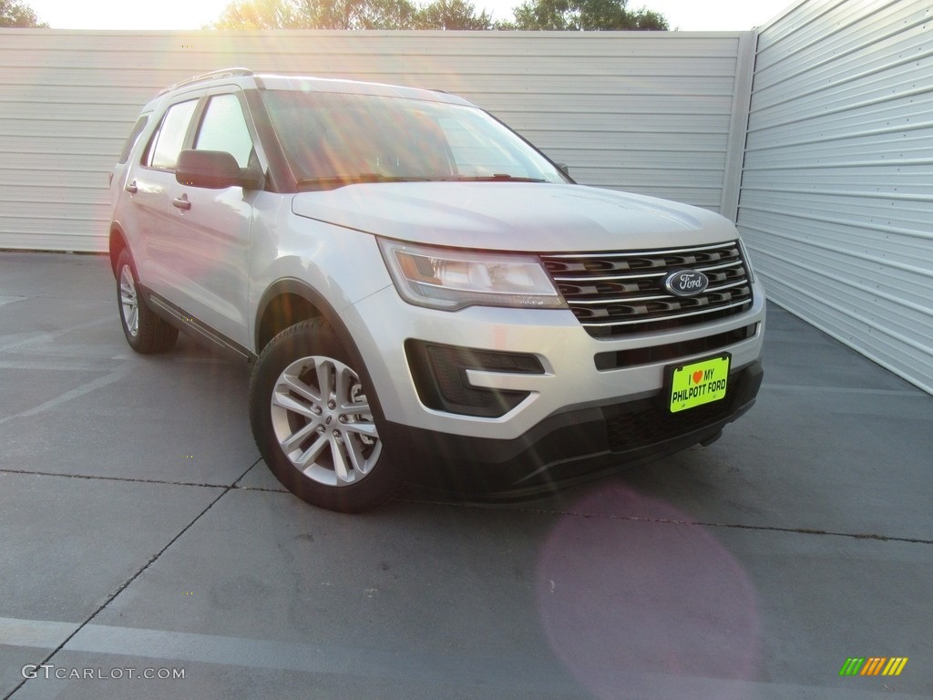 2017 Explorer FWD - Ingot Silver / Medium Light Camel photo #2