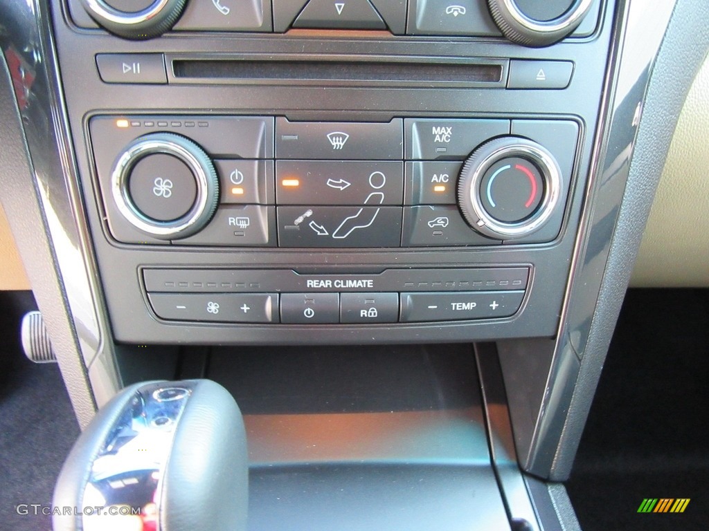 2017 Explorer FWD - Ingot Silver / Medium Light Camel photo #26