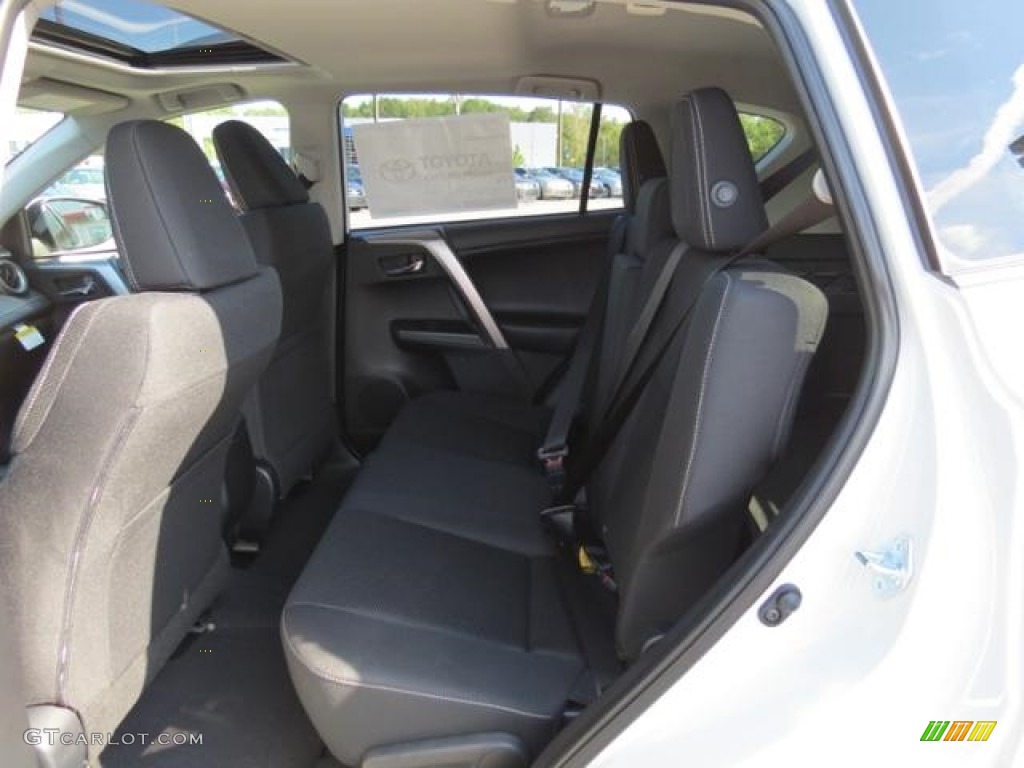 2017 RAV4 XLE - Super White / Black photo #6