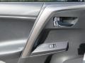 Super White - RAV4 XLE Photo No. 7