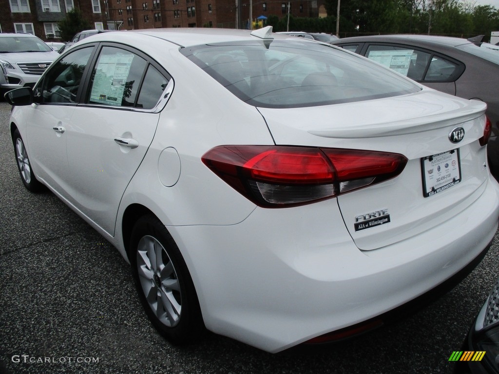 2017 Forte S - Clear White / Black photo #4
