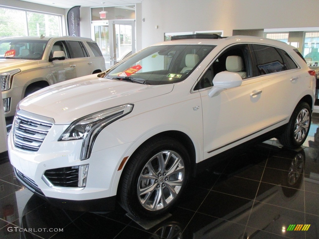 Crystal White Tricoat Cadillac XT5