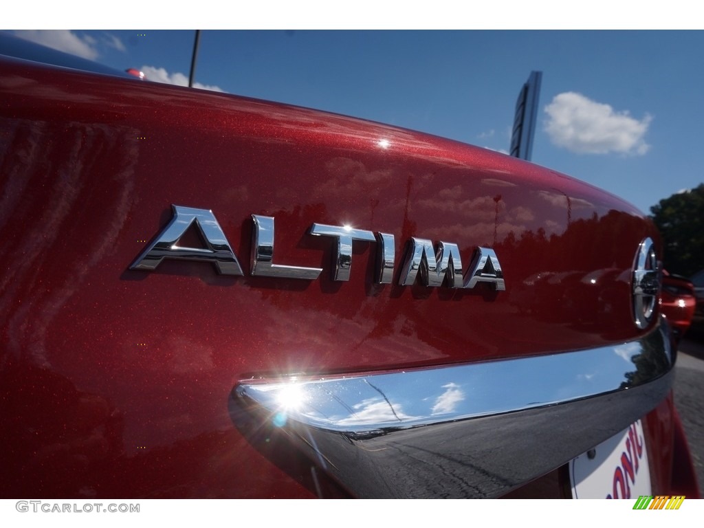 2015 Altima 2.5 S - Cayenne Red / Charcoal photo #15