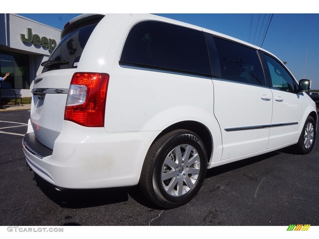 2016 Town & Country Touring - Bright White / Black/Light Graystone photo #7