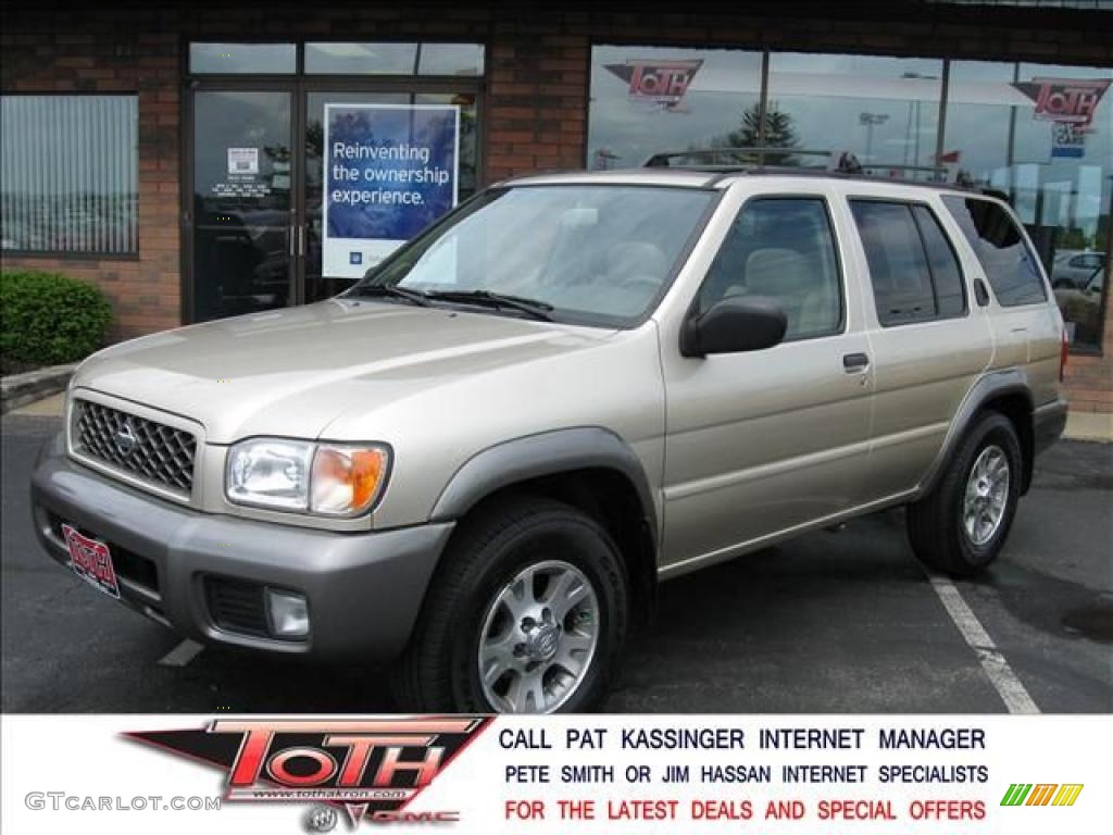 Sahara Beige Metallic Nissan Pathfinder