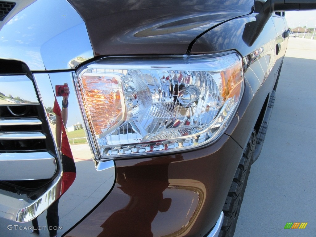 2017 Tundra SR5 CrewMax 4x4 - Sunset Bronze Mica / Black photo #9