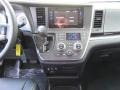 Controls of 2017 Sienna SE