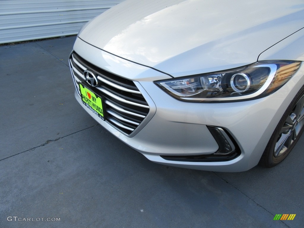 2017 Elantra SE - Silver / Gray photo #10