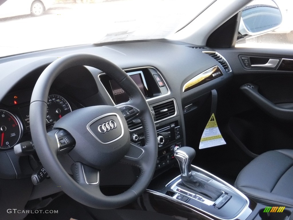 2017 Audi Q5 2.0 TFSI Premium quattro Dashboard Photos