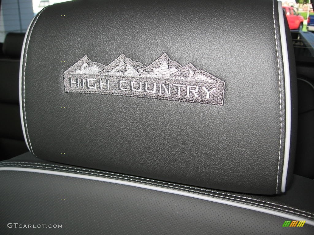 2017 Chevrolet Silverado 1500 High Country Crew Cab 4x4 Marks and Logos Photo #116169251