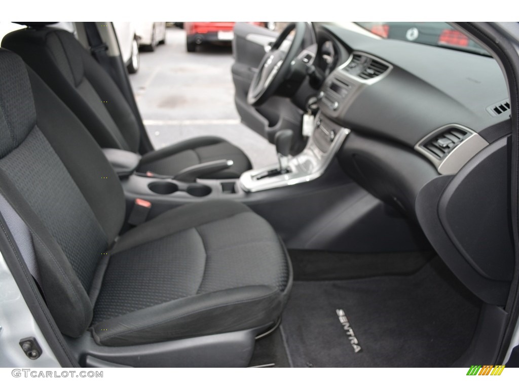 2014 Sentra SR - Brilliant Silver / Charcoal photo #15