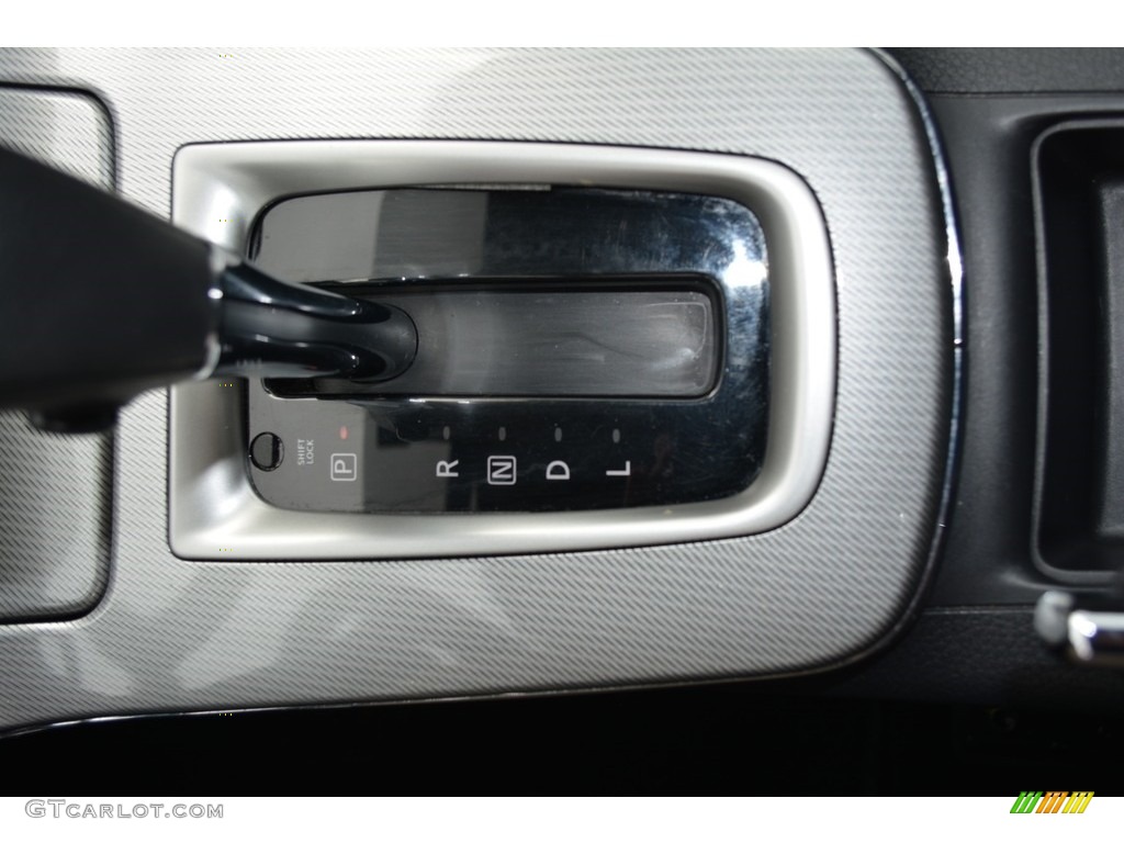 2014 Sentra SR - Brilliant Silver / Charcoal photo #17