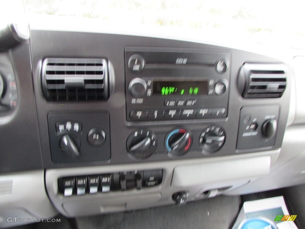 2005 F250 Super Duty XLT SuperCab 4x4 - Silver Metallic / Medium Flint photo #29