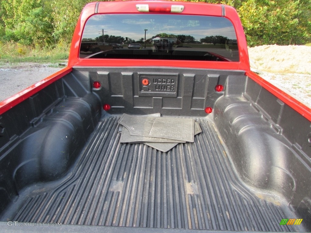 2005 Colorado LS Crew Cab 4x4 - Victory Red / Very Dark Pewter photo #12
