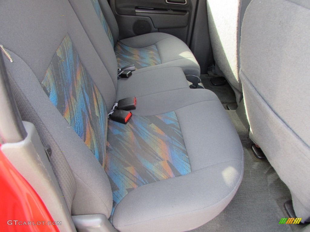 2005 Colorado LS Crew Cab 4x4 - Victory Red / Very Dark Pewter photo #15