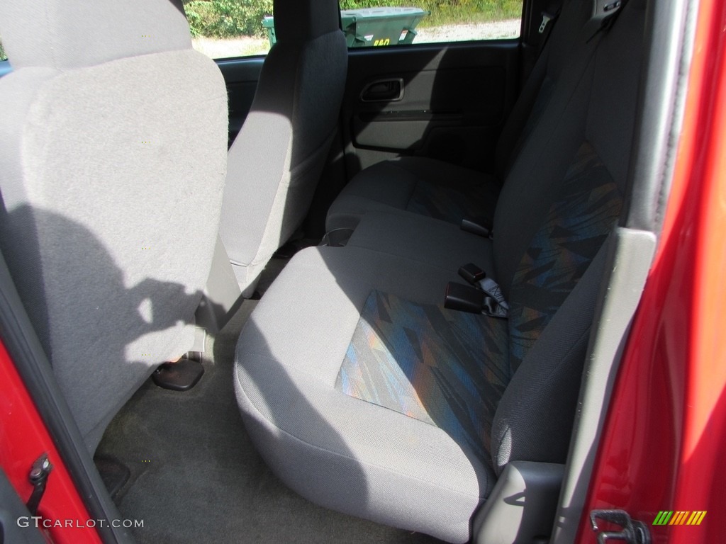 2005 Colorado LS Crew Cab 4x4 - Victory Red / Very Dark Pewter photo #22