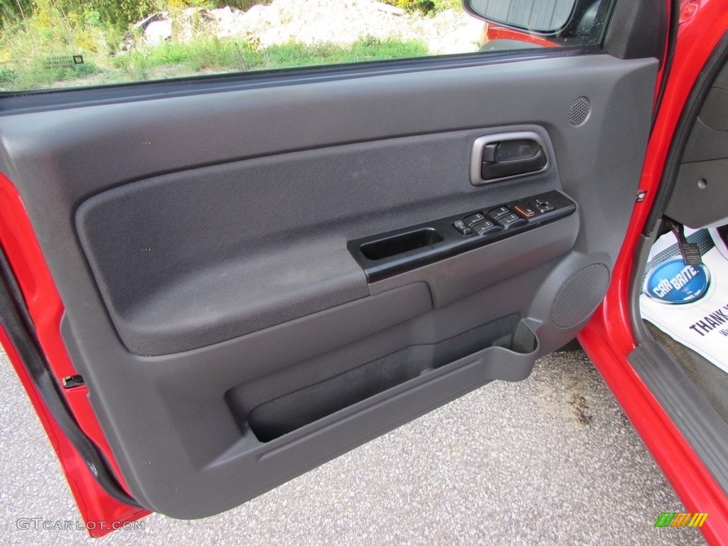 2005 Colorado LS Crew Cab 4x4 - Victory Red / Very Dark Pewter photo #23