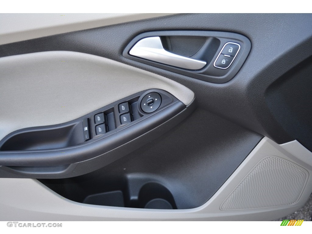 2015 Focus SE Sedan - Tectonic Metallic / Medium Light Stone photo #8