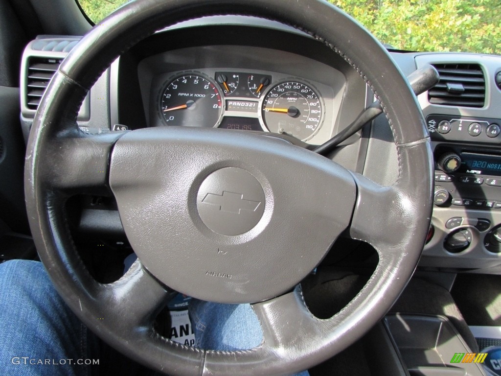 2005 Colorado LS Crew Cab 4x4 - Victory Red / Very Dark Pewter photo #31
