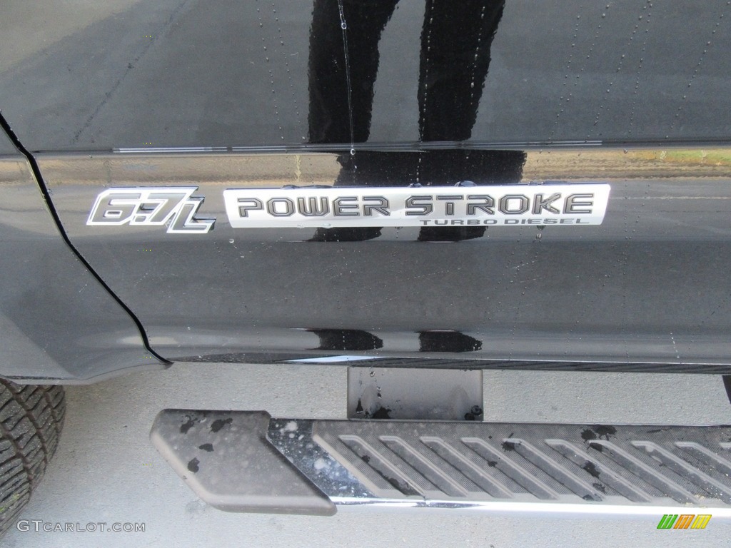 2017 Ford F350 Super Duty Lariat Crew Cab 4x4 Marks and Logos Photo #116172611