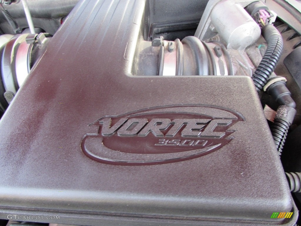 2005 Colorado LS Crew Cab 4x4 - Victory Red / Very Dark Pewter photo #37