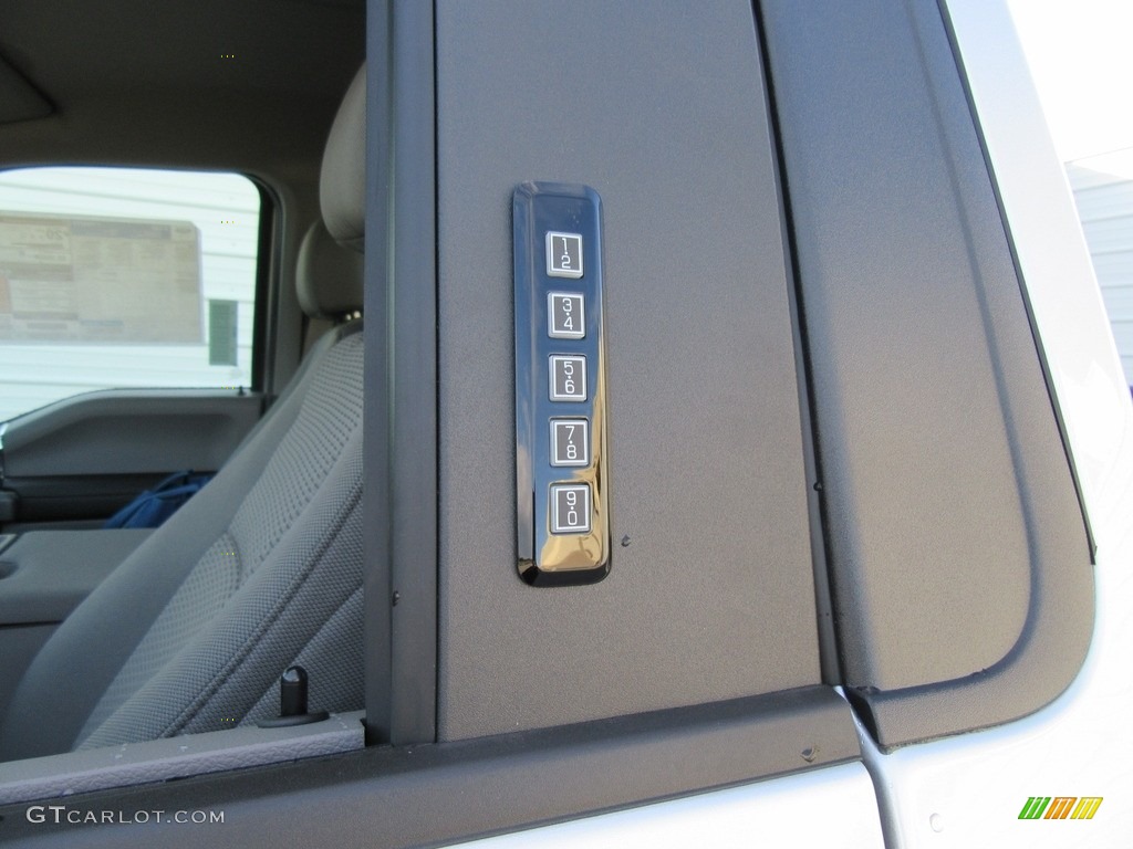 2016 F150 XL Regular Cab - Ingot Silver / Medium Earth Gray photo #14