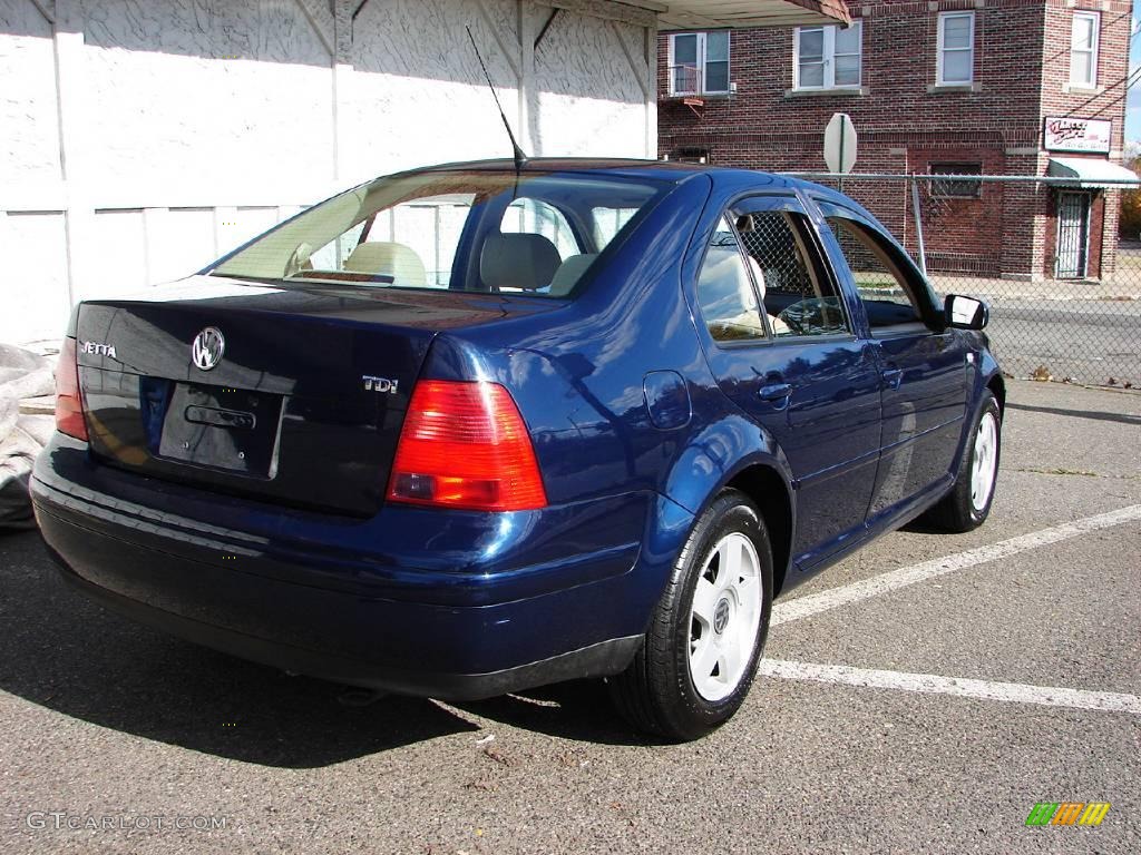 2002 Jetta GLS TDI Sedan - Blue Lagoon Metallic / Beige photo #4