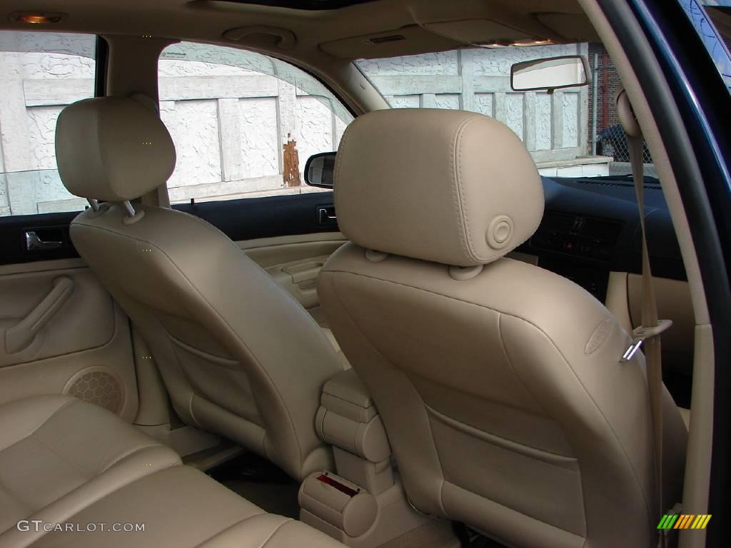 2002 Jetta GLS TDI Sedan - Blue Lagoon Metallic / Beige photo #15