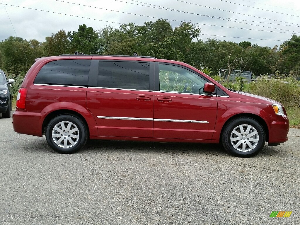 2016 Town & Country Touring - Deep Cherry Red Crystal Pearl / Black/Light Graystone photo #4