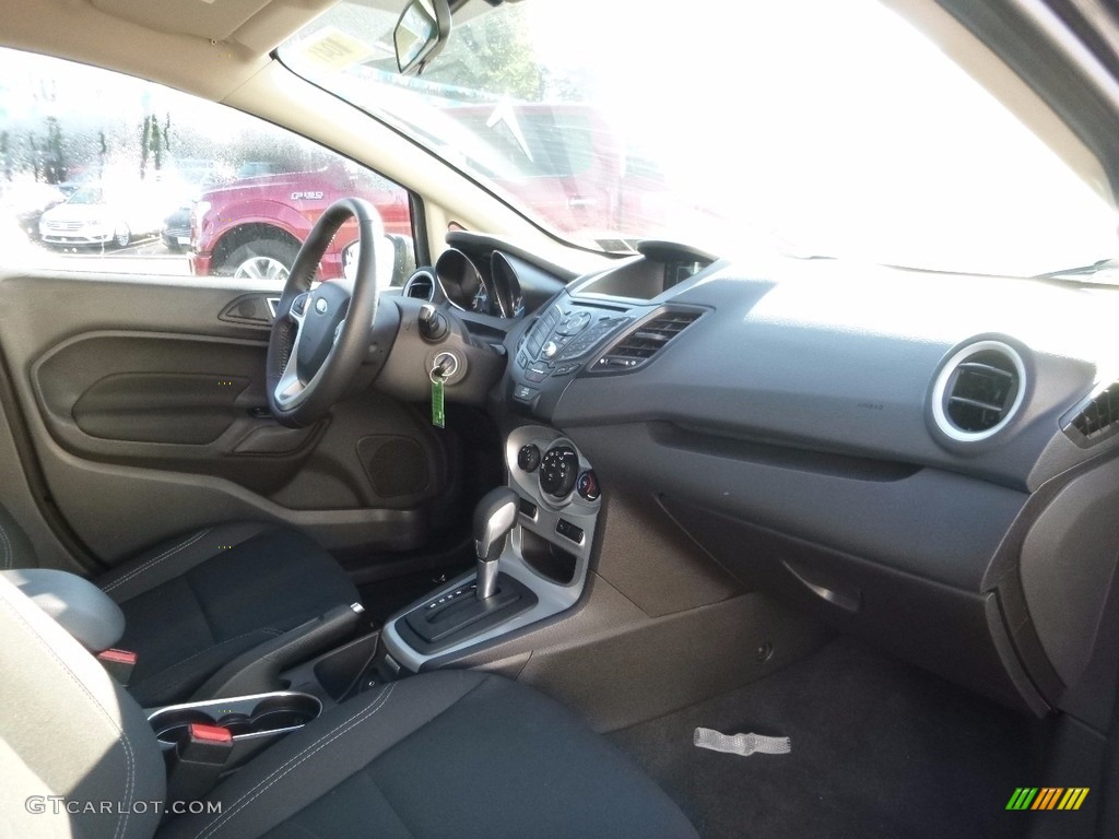 2016 Fiesta SE Sedan - Magnetic Metallic / Charcoal Black photo #5
